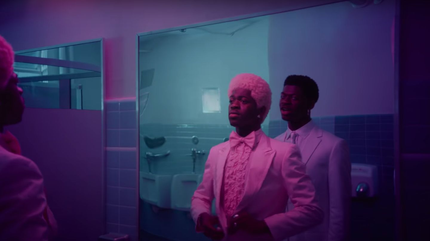 R. Kelly's Girlfriend Azriel Clary Returns To Social Media With New